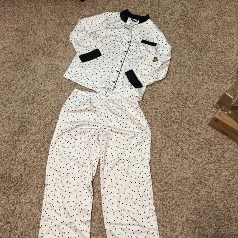 Kate Spade white and black polkadot satin pajamas size XL